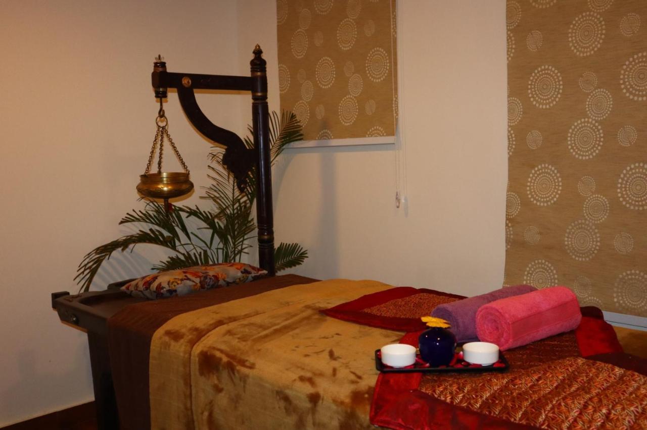 Anand Vardhan Hotel 4*